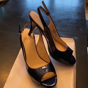 NWT, fun BLUE shiny strappy heels! Nine West, size 7.5 ‘Sharina’ shoes